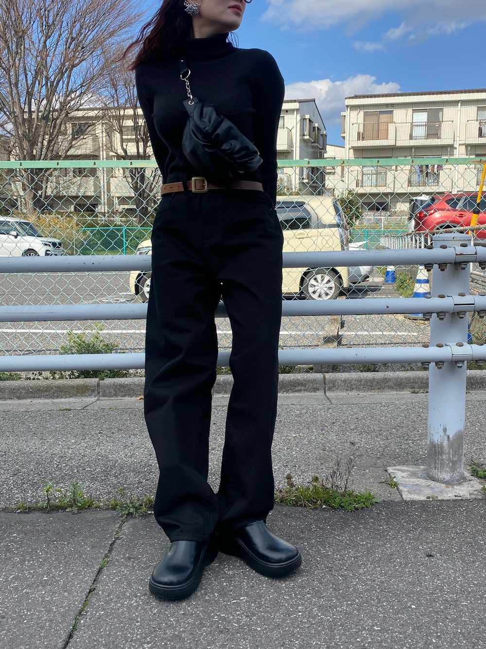 「無印良品コーデ、お洒落さんとつながりたい、服好きな人と繋がりたい」｜「wee9sのアイテム（サンダル、ブラック系）」を使った、Kotoさん（レディース・160cm）の秋コーディネートの1枚目の写真
