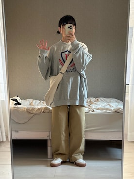 「オーバーサイズ」｜「アイテム（チノパンツ）」を使った、おさるさん（レディース・153cm）の秋コーディネート