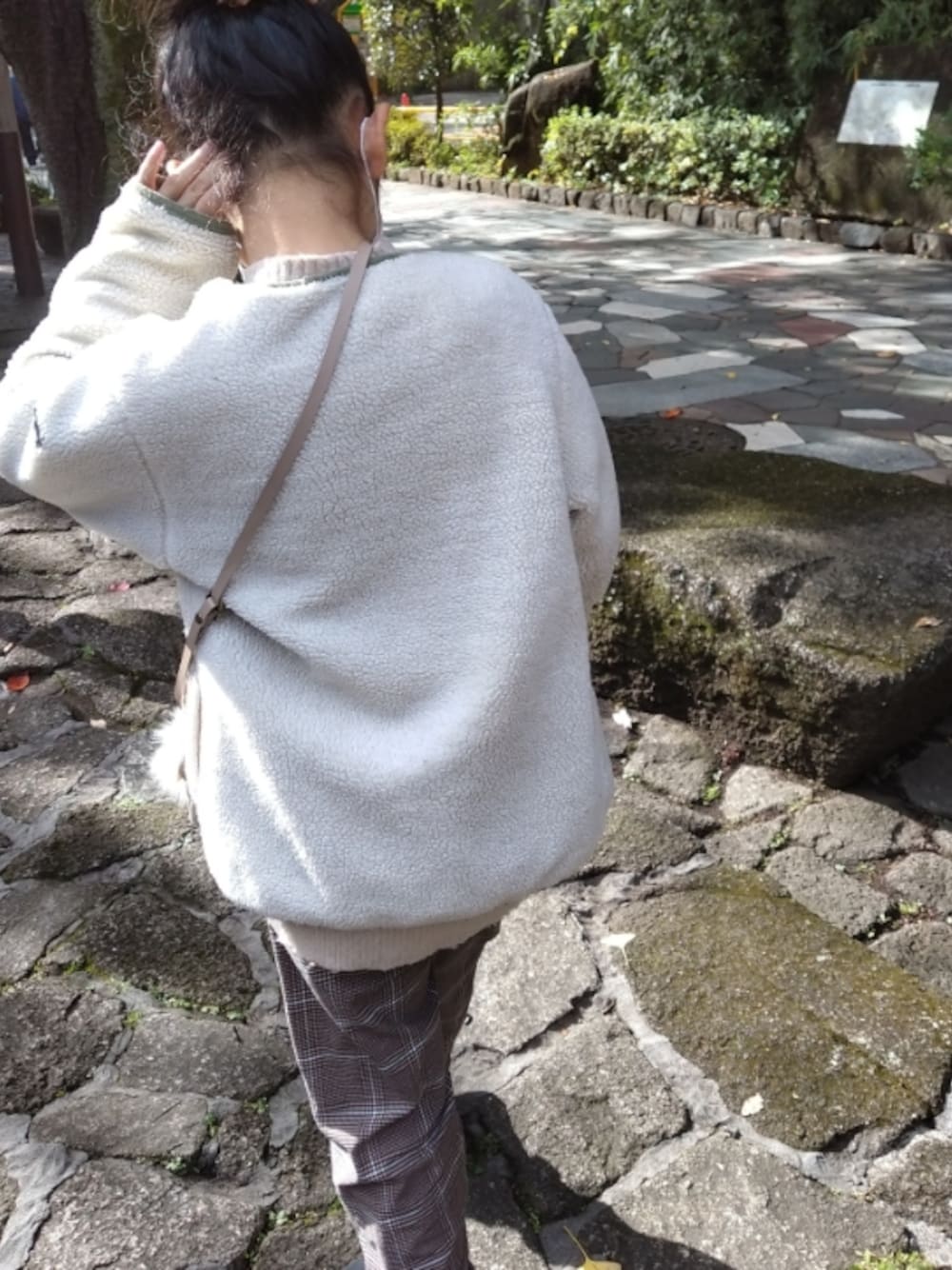 「プチプラ、シェフパンツ、おんなのこ、ボアブルゾン、移動ポケット、handmade」｜「GUのアイテム（パンツ、ブラウン系）」を使った、あーさんさん（キッズ・136cm）の秋コーディネートの1枚目の写真
