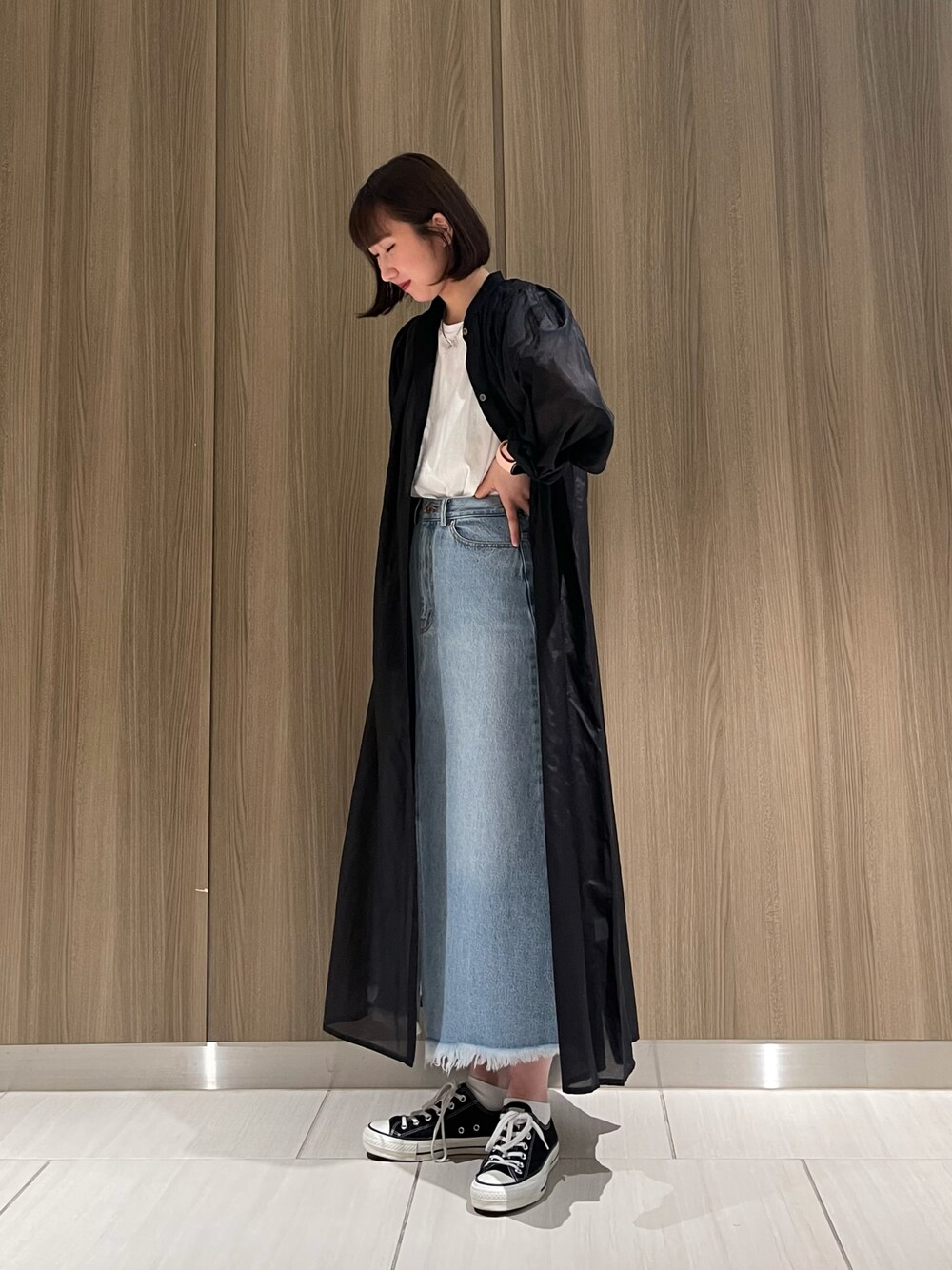 「CONVERSE TOKYO、converse、コンバース、ワンピース、春コーデ、デニム、スカート」｜「CONVERSE TOKYOのコットンシルクワンピース（ワンピース、ブラック系）」を使った、なおさん（レディース・163cm）の春コーディネートの1枚目の写真