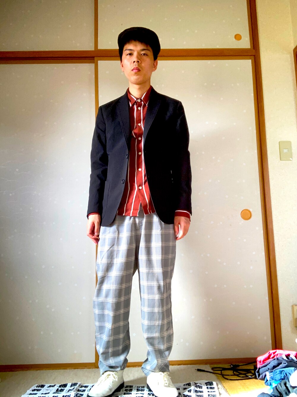 「ジャケット、自宅」｜「H&Mのアイテム（シャツ/ブラウス、ブラウン系）」を使った、さとけんさん（メンズ・166cm）の秋コーディネートの1枚目の写真