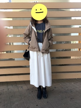 「白スカート」｜「アイテム（その他アウター）」を使った、みにまりすとさん（レディース・161cm）の春コーディネート