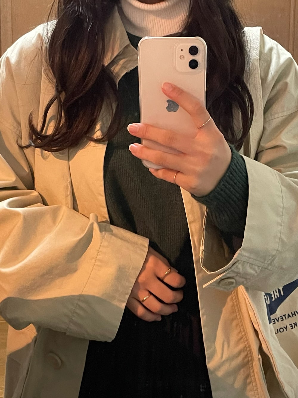 「秋コーデ、ゆったりコーデ、低身長コーデ、おしゃれさんと繋がりたい、秋服、お出かけコーデ、ロングコート、ハイネック」｜「UNIQLOのアイテム（トレンチコート、ベージュ系）」を使った、pandada516さん（レディース・159cm）の秋コーディネートの1枚目の写真