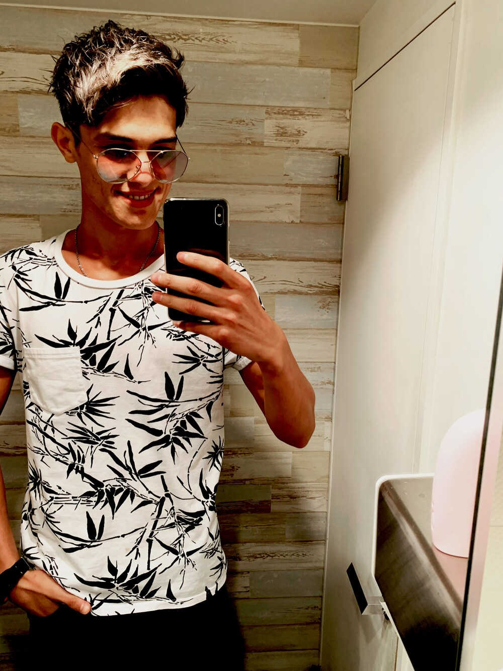 「summer、girl、sporty、GUCCI、ZARA」｜「ZARAのアイテム（トップス、ホワイト系）」を使った、I’m _Tさん（メンズ・188cm）の秋コーディネートの1枚目の写真