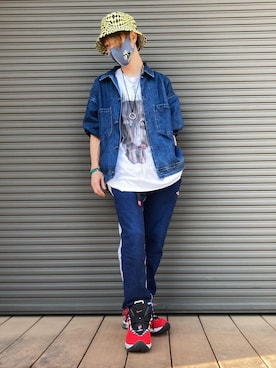 スウェットパンツを使った 赤スニーカー の人気ファッションコーディネート Wear