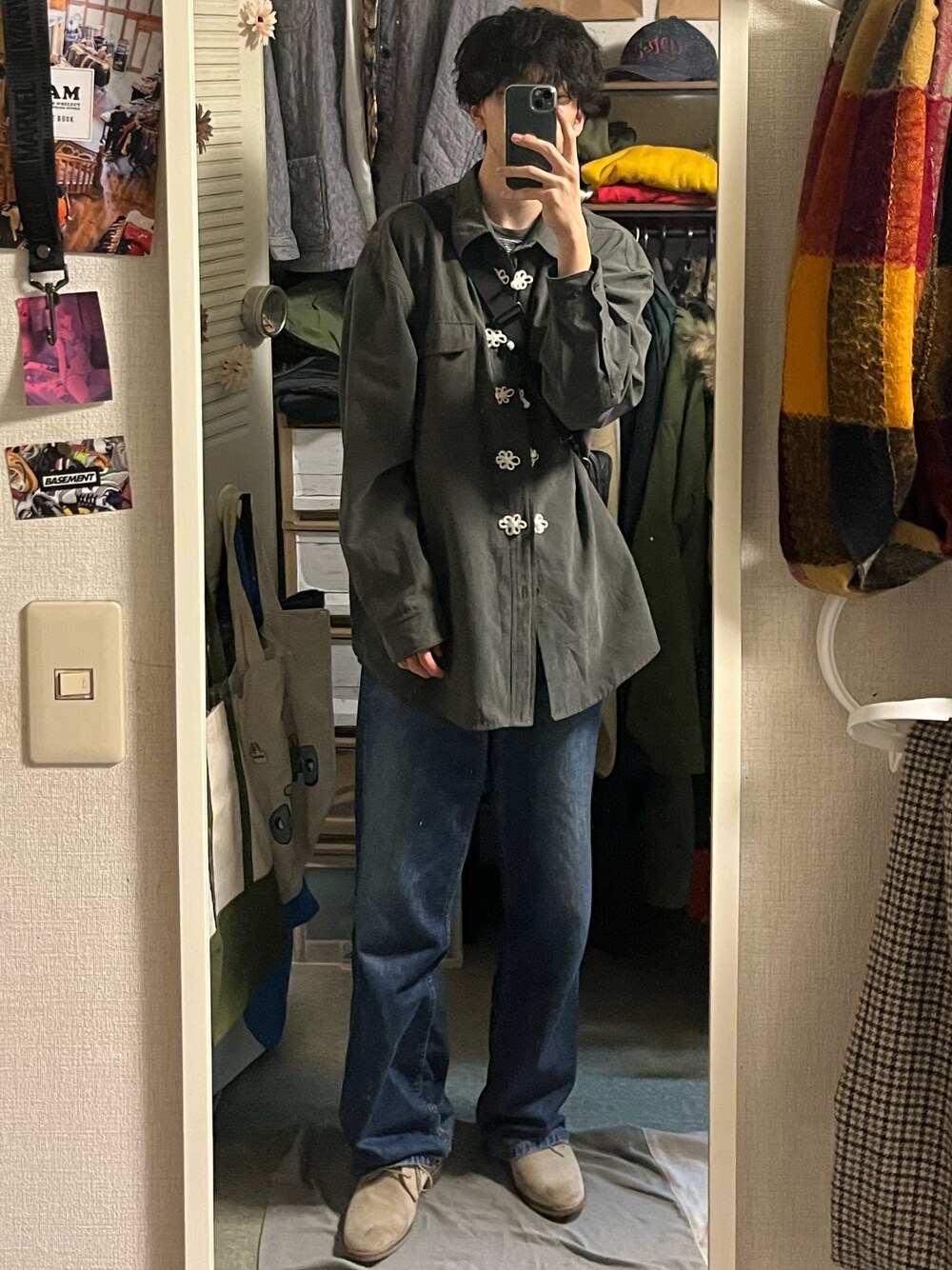「秋服、メンズファッション、チャイナシャツ、シャツスタイル、シャツ、きれいめカジュアル、キレイめ、ジーンズ、リーバイス、革靴、古着、古着MIX、古着コーデ」｜「Levi'sのアイテム（デニムパンツ、ブルー系）」を使った、うみゆさん（メンズ・175cm）の秋コーディネートの1枚目の写真