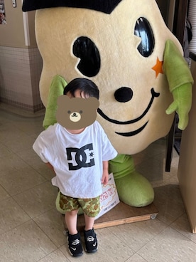 「DC（ディーシー）のアイテム」を使った、やっくんさん（キッズ・90cm）の夏コーディネート