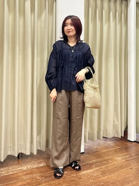 「URBAN RESEARCH DOORS（アーバンリサーチドアーズ）のリネンイージーパンツ（その他パンツ、ブラウン系）」を使った、idetomoさん（レディース・156cm）の春コーディネート