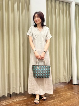 「URBAN RESEARCH（アーバンリサーチ）のフレンチスリーブリネンワンピース（ワンピース、ベージュ系）」を使った、idetomoさん（レディース・156cm）の夏コーディネート