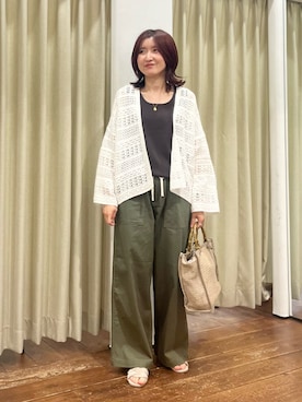 「URBAN RESEARCH DOORS（アーバンリサーチドアーズ）のクロシェニットカーディガン | 羽織/冷房対策/ショートカーディガン/透かし編み（カーディガン/ボレロ、ホワイト系）」を使った、idetomoさん（レディース・156cm）の春コーディネート
