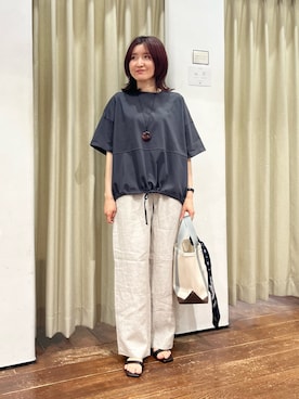 「URBAN RESEARCH DOORS（アーバンリサーチドアーズ）のリネンイージーパンツ（その他パンツ、ベージュ系）」を使った、idetomoさん（レディース・156cm）の春コーディネート