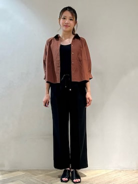 「OPAQUE.CLIP（オペークドットクリップ）の切替フォルムシャツ【洗濯機洗い可】（シャツ/ブラウス、ブラウン系）」を使った、yuikaさん（レディース・167cm）の秋コーディネート