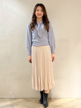 「index（インデックス）のゴールドパーツ付きボウタイニット【洗濯機OK】《10col/XS～LL》（ニット/セーター、ブルー系）」を使った、yuikaさん（レディース・167cm）の冬コーディネート
