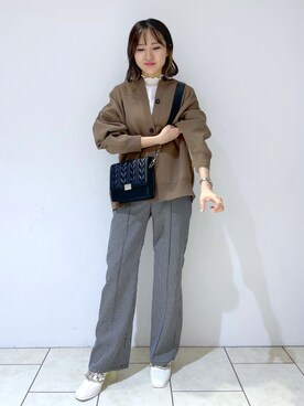 「PAGEBOY（ページボーイ）のラインスリーブシアータートル（Tシャツ/カットソー）」を使った、mihoさん（レディース・156cm）の秋コーディネート