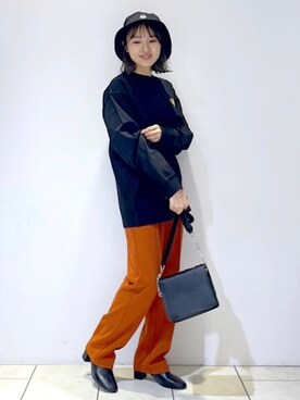 「PBLIM（ページボーイリム）のアイテム（スラックス）」を使った、mihoさん（レディース・156cm）の秋コーディネート