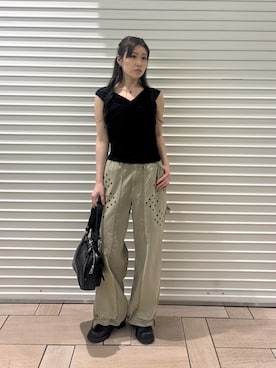 「SLY（スライ）のTWIST CUT TOPS ツウィストカットトップス 夏服（Tシャツ/カットソー、ブラック系）」を使った、SLY officialさん（レディース・159cm）の夏コーディネート
