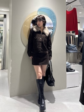 「SLY（スライ）の【AW PRE ORDER 第2弾】F/FUR COLLAR COMBI JACKETK フェイクファーカラーコンビジャケット 秋服 ファー襟取り外し可能◎（デニムジャケット、ブラウン系）」を使った、SLY officialさん（レディース・166cm）の秋コーディネート