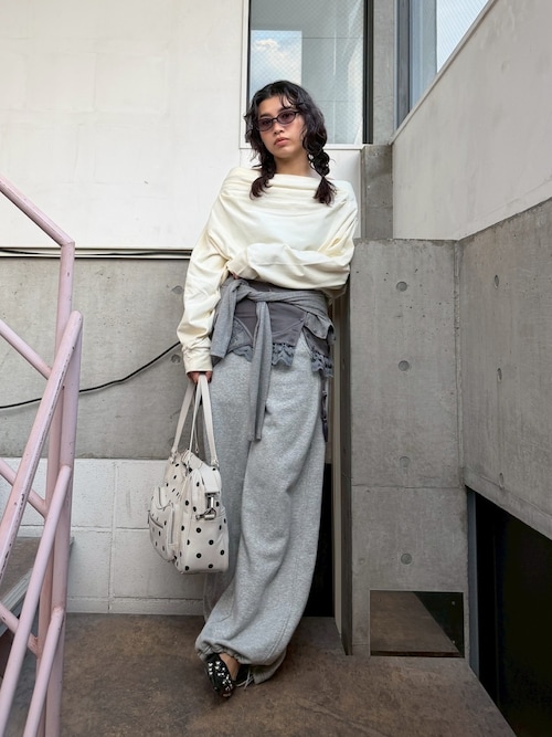TUCKED OFFSHOULDER TOPS オフショルダースウェットトップス 春服
