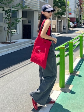 「SLY（スライ）のアイテム（キャップ）」を使った、SLY officialさん（レディース・162cm）の夏コーディネート