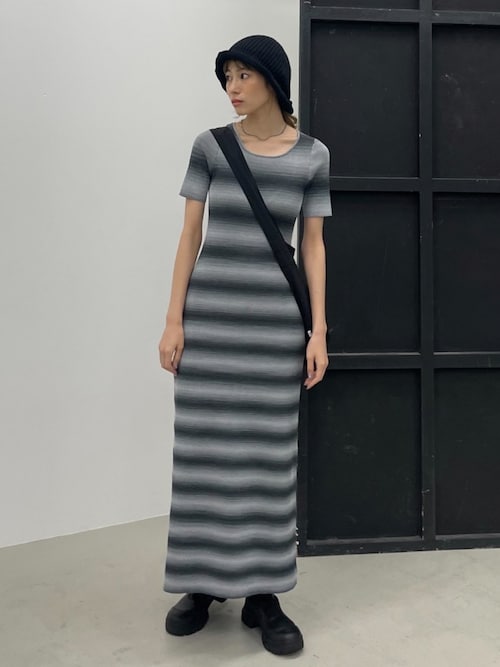 SLY official����̃����s�[�X�uROUND N/C BORDER LONG OP ���E���h�l�b�N �{�[�_�[ �����O�����s�[�X�iSLY�b�X���C�j�v���g�����R�[�f�B�l�[�g