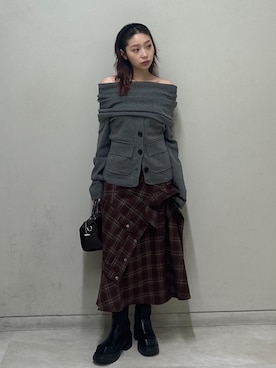 「SLY（スライ）のOFF SHOULDER JK LIKE TOPS オフショルダージャケットライクトップス 秋服（ニット/セーター、グレー系）」を使った、SLY officialさん（レディース・166cm）の秋コーディネート