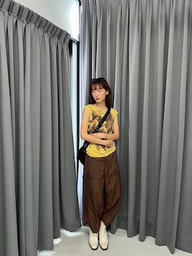「SLY（スライ）のTEXTURED STRAIGHT PANTS テクスチャ―ドストレートパンツ 夏服 秋服（スラックス、ブラウン系）」を使った、SLY officialさん（レディース・162cm）の夏コーディネート