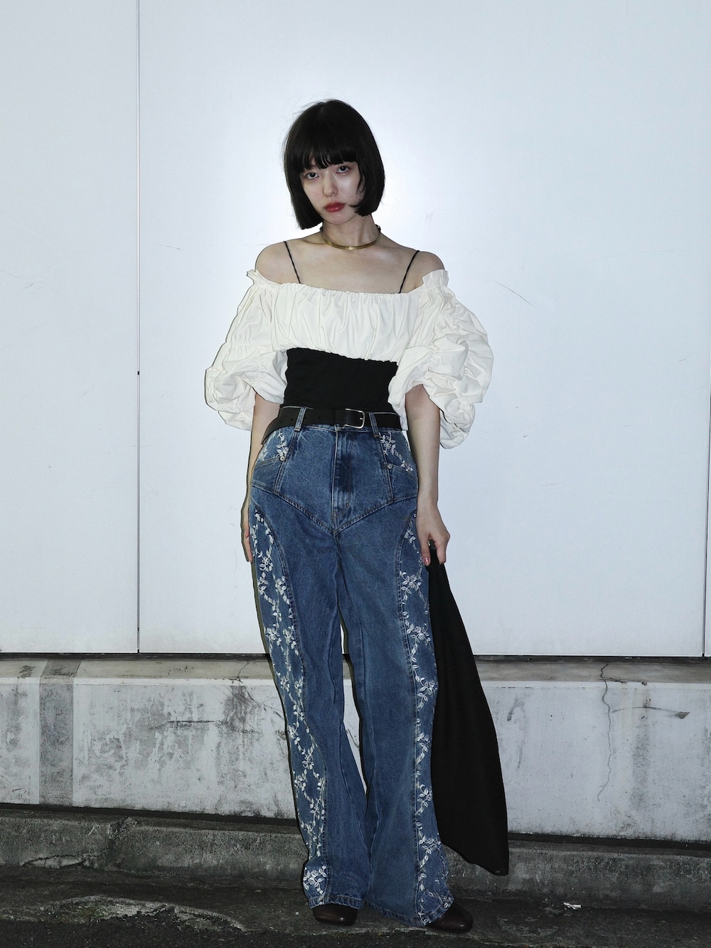 「秋コーデ、着回しコーデ、おでかけコーデ、骨格ウェーブ、高身長女子、ootd、オトナカワイイ、初秋コーデ、晩夏、秋っぽコーデ更新中」｜「leinwandeのアイテム（シャツ/ブラウス、ホワイト系）」を使った、小山モモさん（レディース・167cm）の秋コーディネートの1枚目の写真