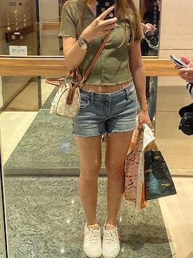 「CHEVIGNON（シェビニオン）のアイテム」を使った、MadMag Yan🐽さん（レディース・157cm）の秋コーディネート