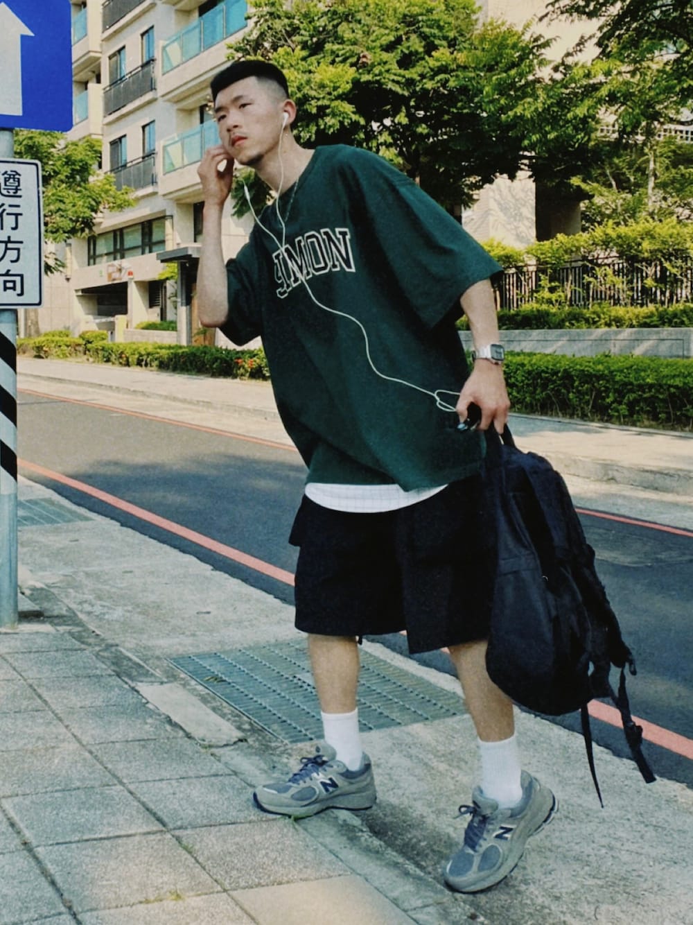 「ootd、ootdtw、New Balance」｜「NEW BALANCEのアイテム（シューズ、その他）」を使った、YungXianさん（メンズ・180cm）の夏コーディネートの1枚目の写真