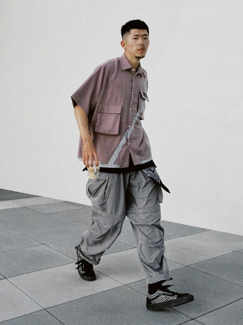 「ootd、ootdtw、VANS」｜「VANSのアイテム（シューズ、ブラック系）」を使った、YungXianさん（メンズ・180cm）の夏コーディネートの1枚目の写真