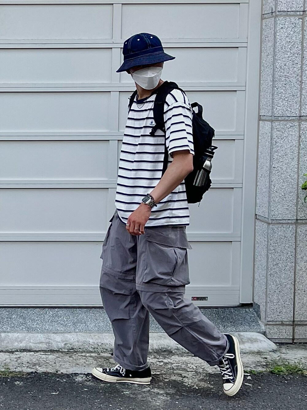 「ootd、ootdtw、converse」｜「CONVERSEのアイテム（シューズ、ブラック系）」を使った、YungXianさん（メンズ・180cm）の夏コーディネートの1枚目の写真