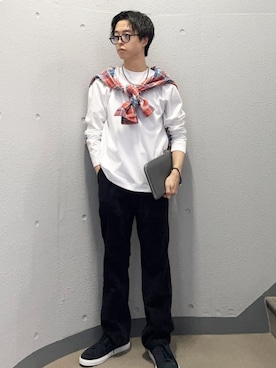 「アイテム（クラッチバッグ）」を使った、東松さん（メンズ・168cm）の秋コーディネート