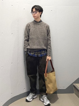 「クルーネックニット」｜東松さん（メンズ・168cm）の秋コーディネート