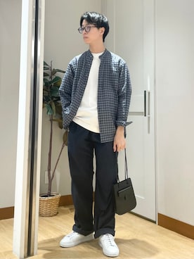 「SHIPS（シップス）のSHIPS: MADE IN JAPAN クルーネック ハイゲージ ポンチ ライト Tシャツ（Tシャツ/カットソー、ホワイト系）」を使った、東松さん（メンズ・168cm）の夏コーディネート