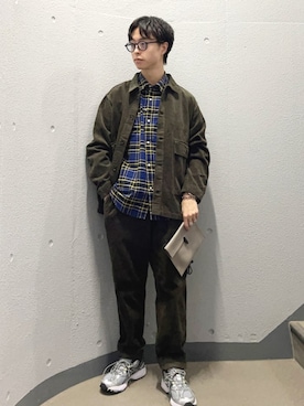 「SHIPS（シップス）のアイテム（スニーカー）」を使った、東松さん（メンズ・168cm）の秋コーディネート