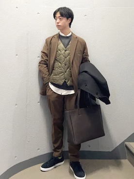 「シップス」｜「アイテム（スラックス）」を使った、東松さん（メンズ・168cm）の冬コーディネート