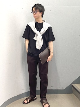 「アイテム（クラッチバッグ）」を使った、東松さん（メンズ・168cm）の秋コーディネート