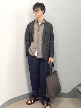 「SHIPS（シップス）のアイテム（トートバッグ）」を使った、東松さん（メンズ・168cm）の秋コーディネート