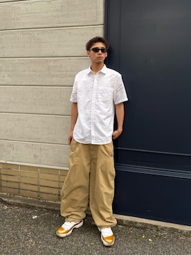 「HANES（ヘインズ）の【HANES/ヘインズ】ワイドフィット ノータックチノパンツ（チノパンツ、ベージュ系）」を使った、nipeiさん（メンズ・172cm）の夏コーディネート
