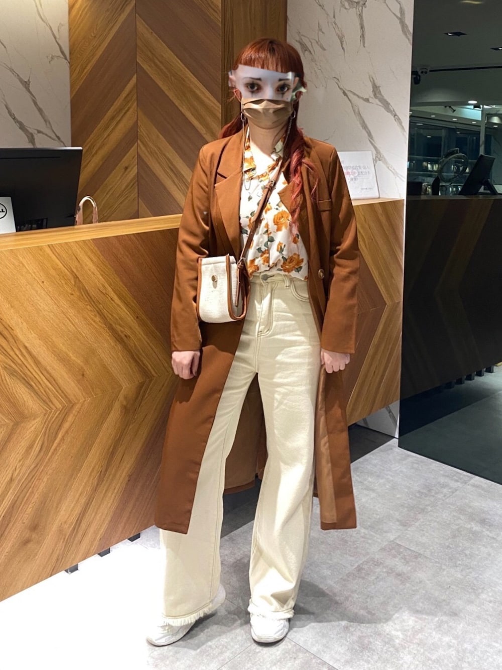 「無のアイテム（ピーコート、ブラウン系）」を使った、黃波利さん（レディース・158cm）の秋コーディネートの1枚目の写真