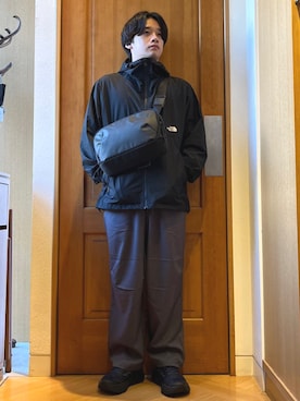 「SHIPS（シップス）のアイテム（スニーカー）」を使った、永松さん（メンズ・166cm）の秋コーディネート