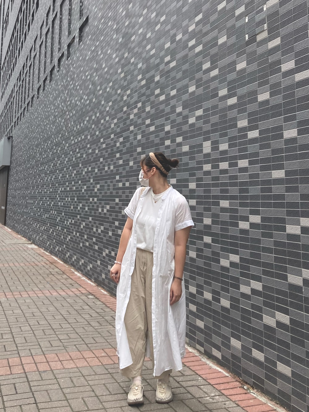 「KEENのスニーカーサンダル KEEN UNEEK 1018698（サンダル、ホワイト系）」を使った、𝘾𝙤𝙘𝙤𝙮𝙪𝙮☁︎︎さん（レディース・160cm）の秋コーディネートの1枚目の写真