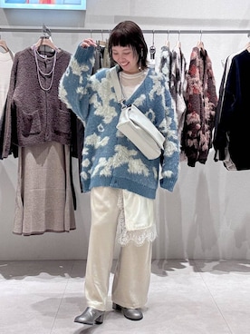 「LEPSIM（レプシィム）のサテンギャザーWストレートパンツ　600152（その他パンツ）」を使った、queroduasayuuさん（レディース・160cm）の秋コーディネート