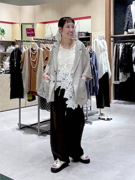 「LEPSIM（レプシィム）のフリルイージーパンツ　1023670（その他パンツ、ブラウン系）」を使った、queroduasayuuさん（レディース）の夏コーディネート