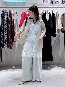 「LEPSIM（レプシィム）のカットイージーワイドパンツ　499173（その他パンツ、グレー系）」を使った、queroduasayuuさん（レディース）の春コーディネート