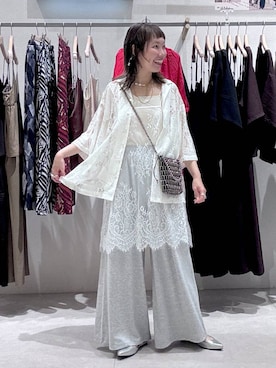 「LEPSIM（レプシィム）のカットイージーワイドパンツ　499173（その他パンツ、グレー系）」を使った、queroduasayuuさん（レディース）の春コーディネート