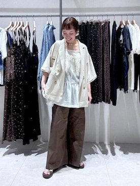 「LEPSIM（レプシィム）のストレートライトチノパンツ　1043153（その他パンツ、ブラウン系）」を使った、queroduasayuuさん（レディース）の夏コーディネート