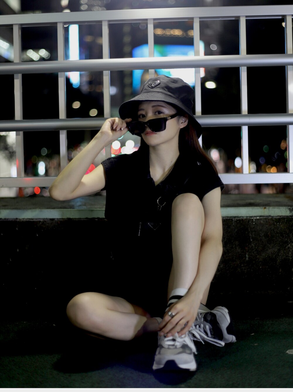 「ストリート、streetstyle、PRADA、ストレートファッション、streetfashion、渋谷」｜「PRADAのアイテム（ショルダーバッグ、ブラック系）」を使った、yuuuuu0513さん（レディース・155cm）の夏コーディネートの1枚目の写真