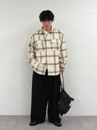 「CIAOPANIC TYPY(チャオパニックティピー)の【UNISEX】タックボリュームワイドスラックスパンツ(スラックス)」を使った、ゆいととさん(メンズ・170cm)の秋コーディネート