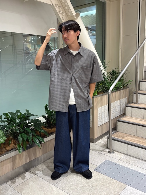 【通気性◎】ユニセックスジャガード刺繍レースシャツ